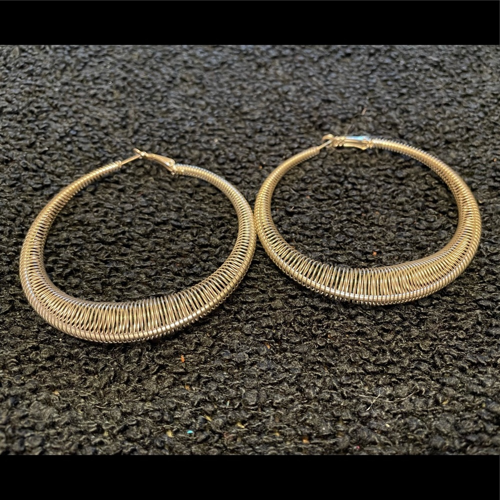 Metal coil hoop earrings